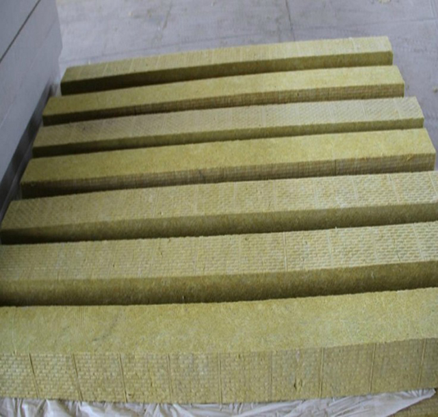 漯河岩棉板在施工时要注意什么